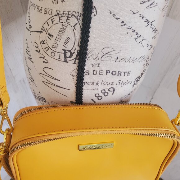 NWOT JOY & IMAN LEATHER DOUBLE ZIPPER CROSSBODY with RFID PROTECTION - Picture 3 of 8